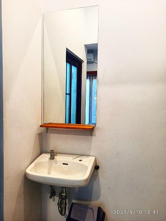 Loka Anyar Guest House เกอโรโบกัน ภายนอก รูปภาพ
